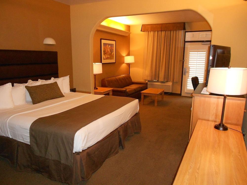Quality Inn & Suites Phoenix Nw - Sun City Youngtown Eksteriør billede