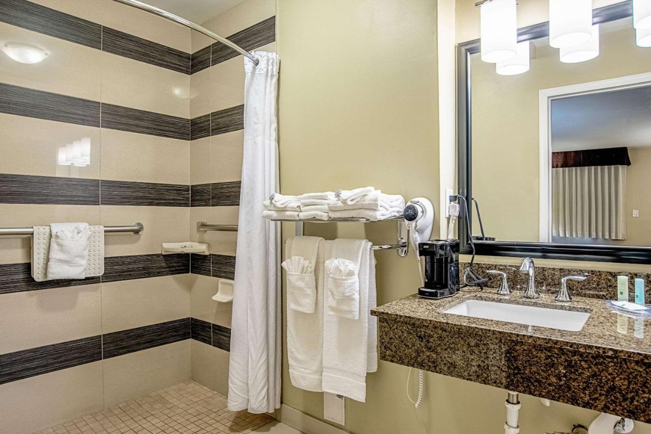 Quality Inn & Suites Phoenix Nw - Sun City Youngtown Eksteriør billede