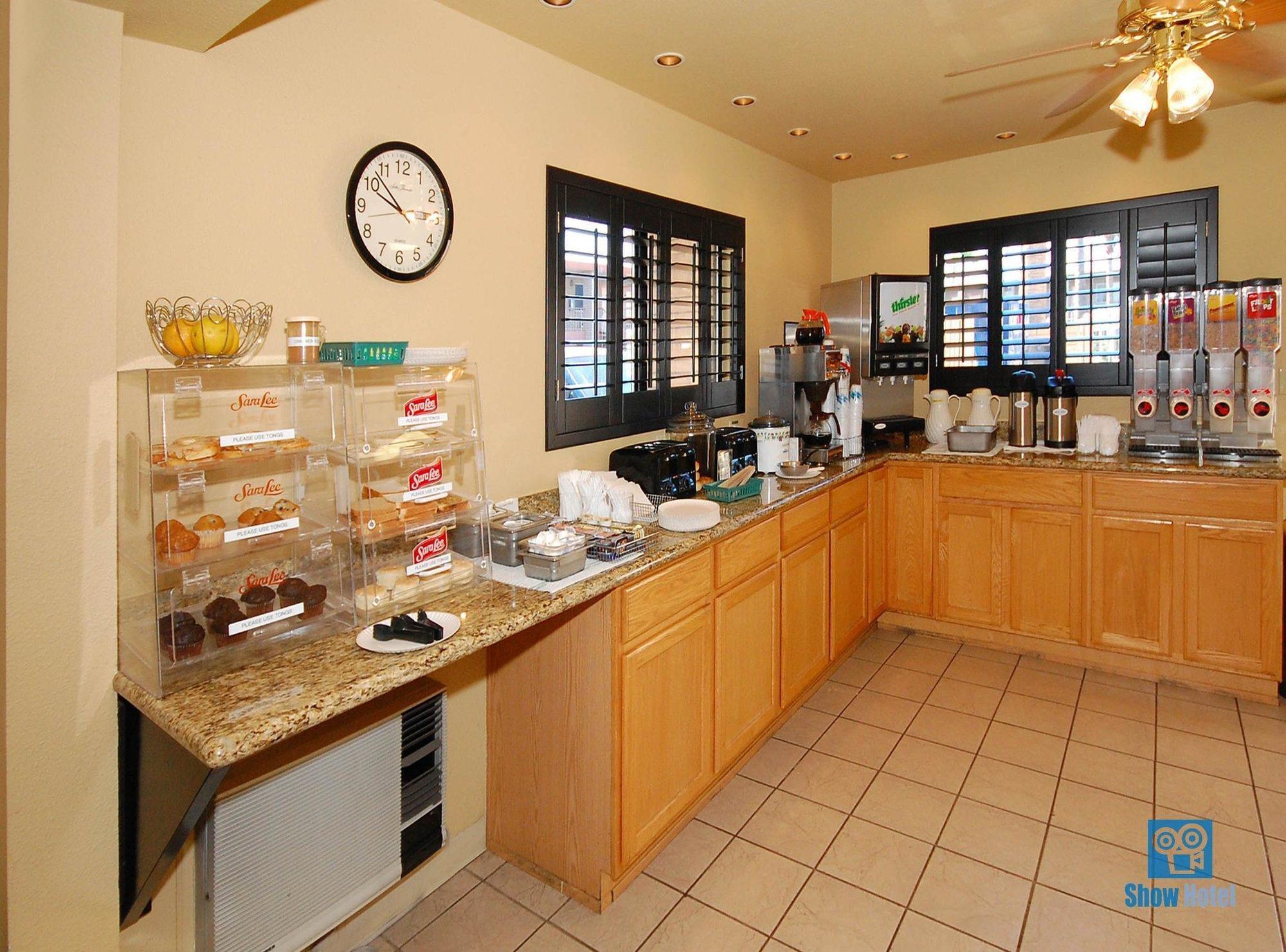 Quality Inn & Suites Phoenix Nw - Sun City Youngtown Eksteriør billede