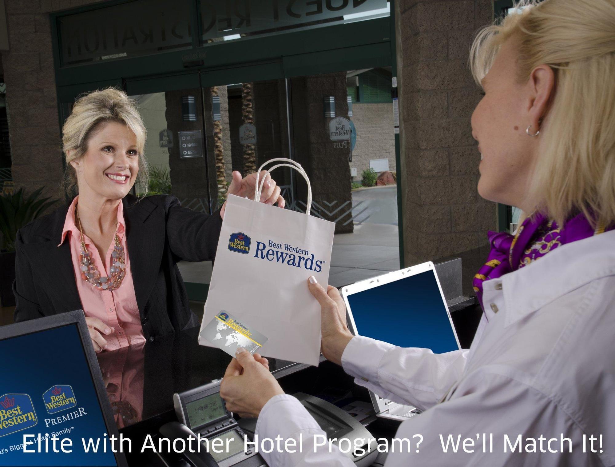 Quality Inn & Suites Phoenix Nw - Sun City Youngtown Eksteriør billede