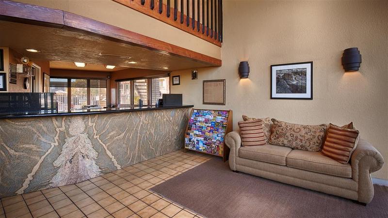 Quality Inn & Suites Phoenix Nw - Sun City Youngtown Eksteriør billede