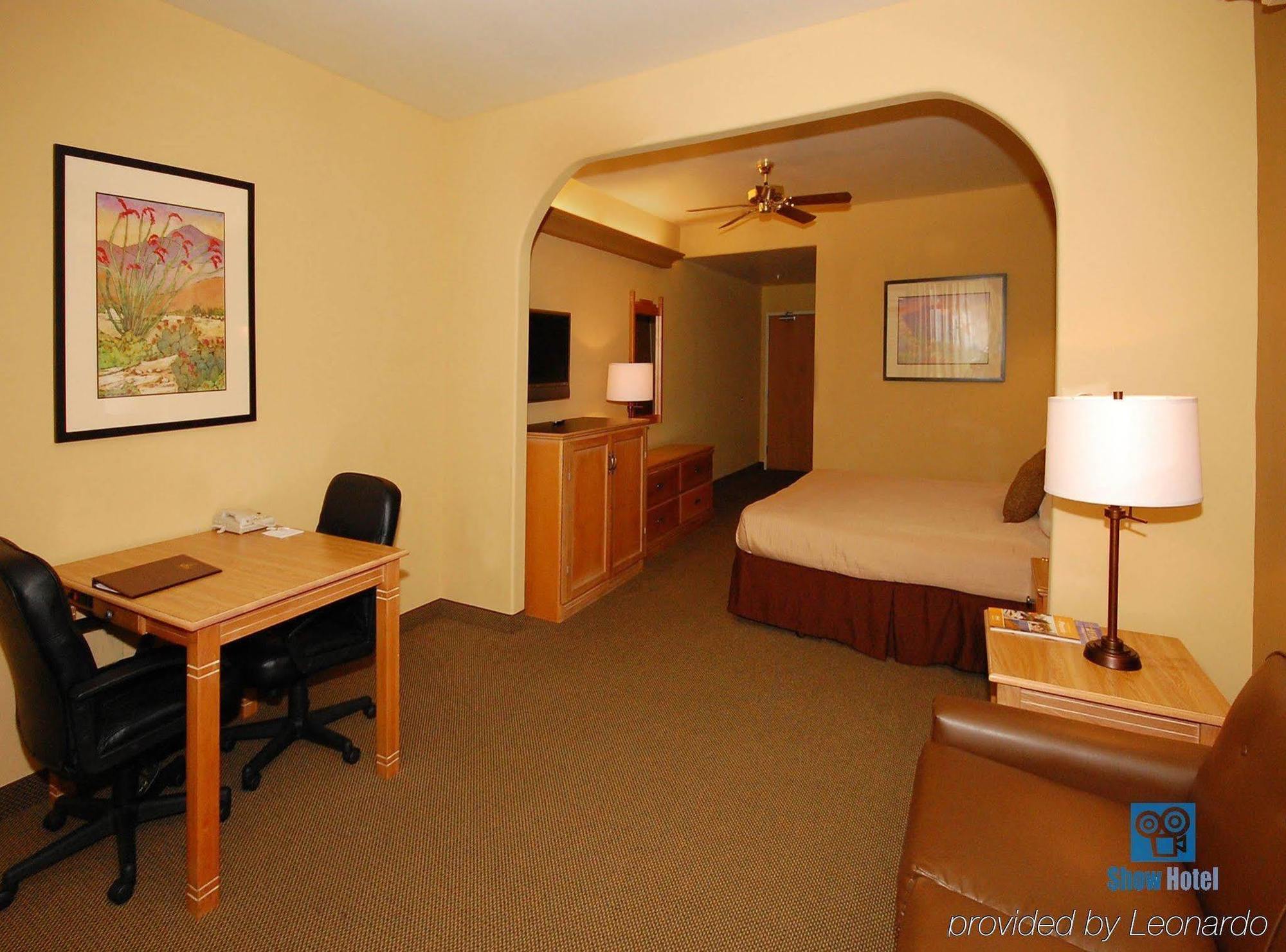 Quality Inn & Suites Phoenix Nw - Sun City Youngtown Værelse billede