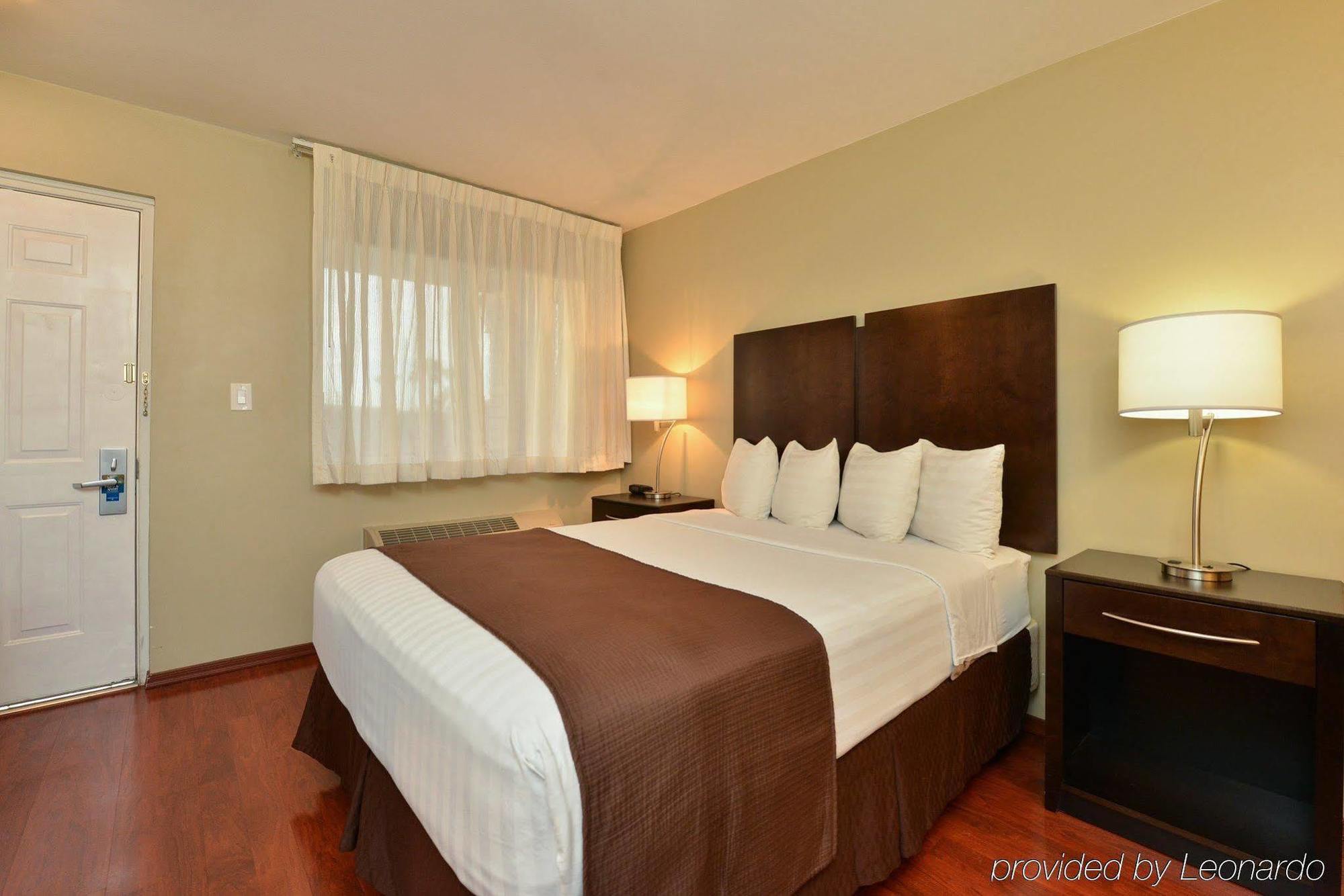 Quality Inn & Suites Phoenix Nw - Sun City Youngtown Eksteriør billede