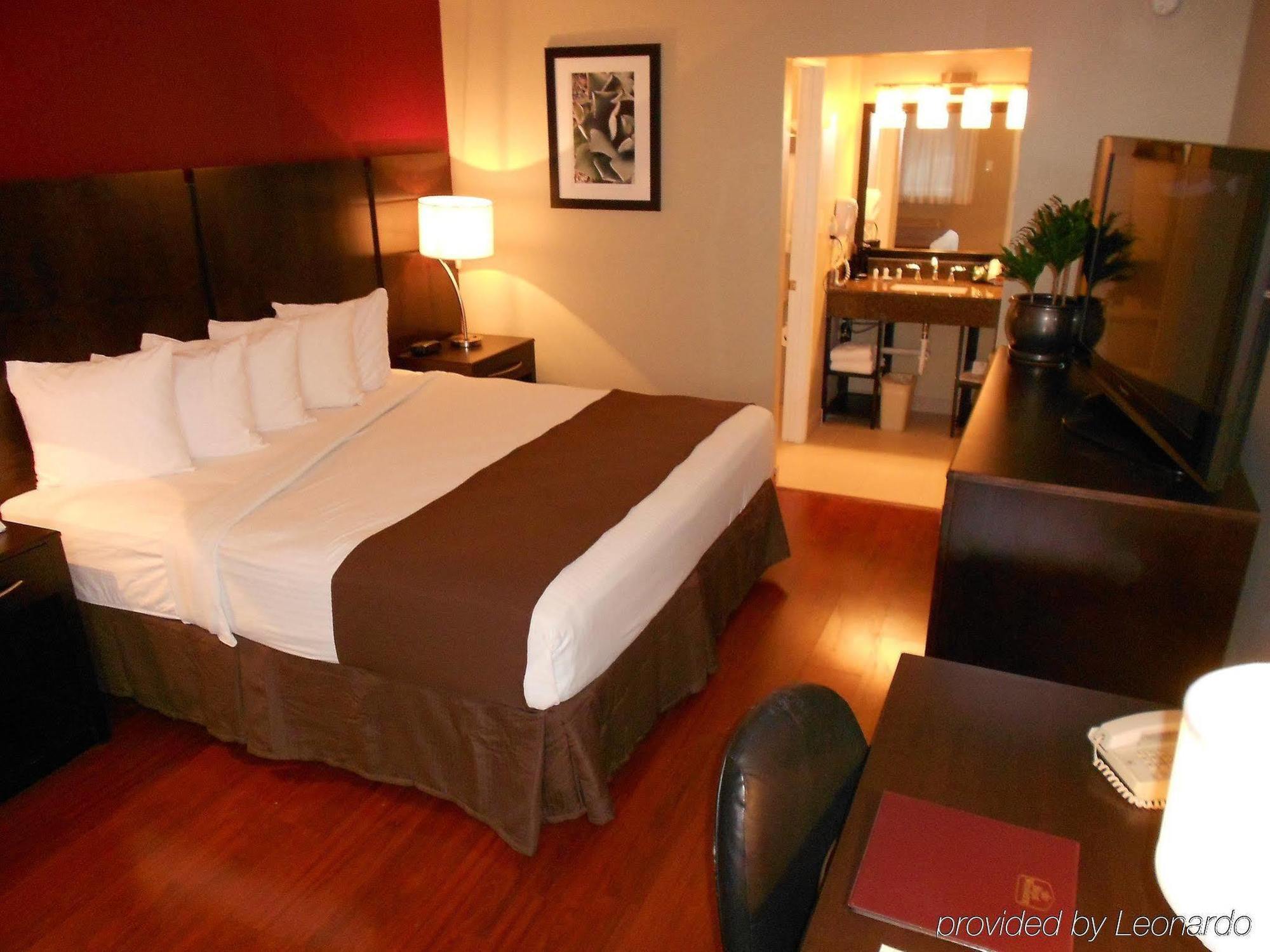 Quality Inn & Suites Phoenix Nw - Sun City Youngtown Værelse billede