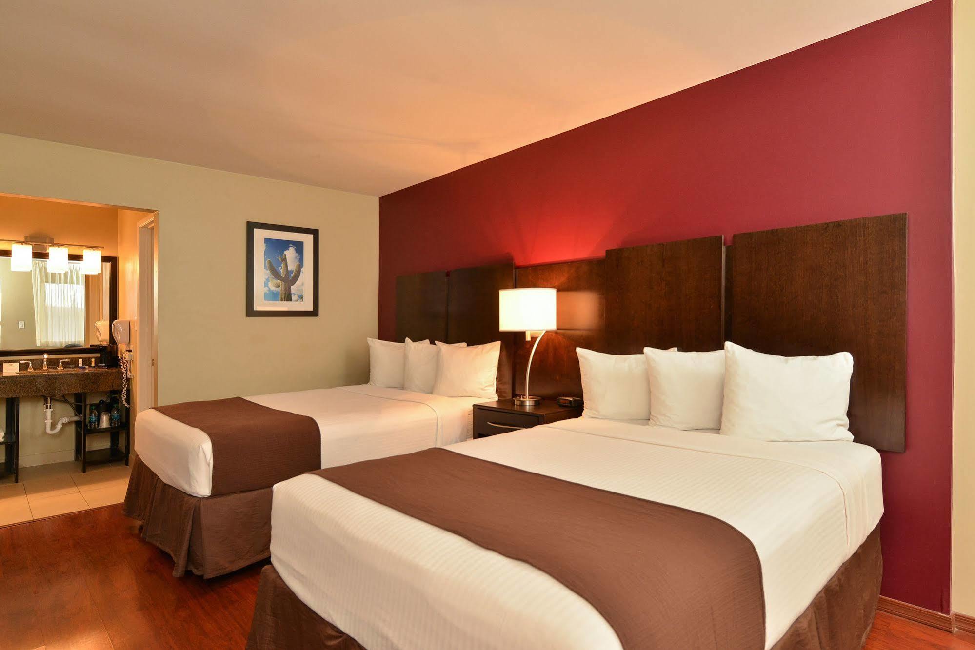 Quality Inn & Suites Phoenix Nw - Sun City Youngtown Eksteriør billede