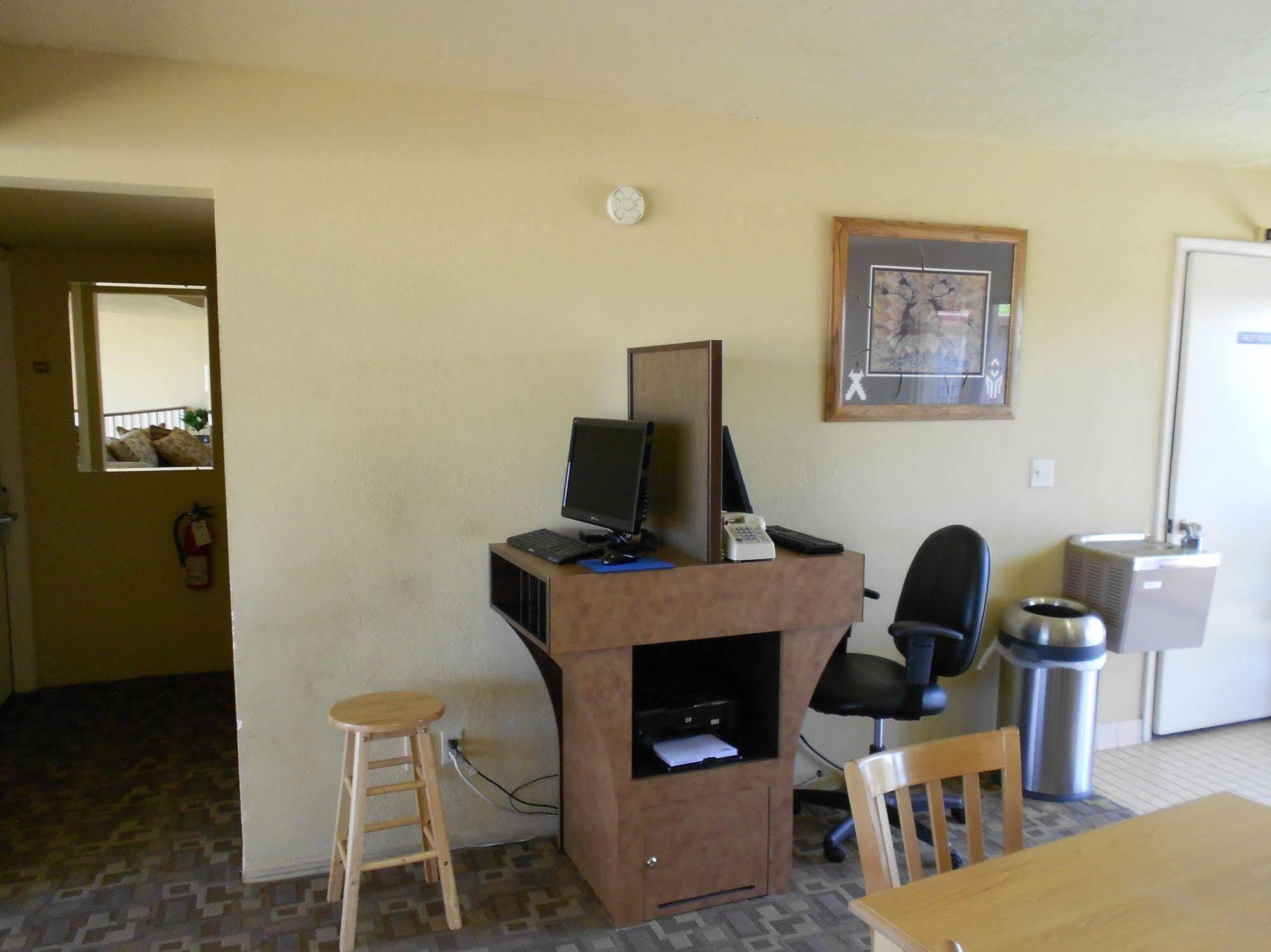 Quality Inn & Suites Phoenix Nw - Sun City Youngtown Eksteriør billede