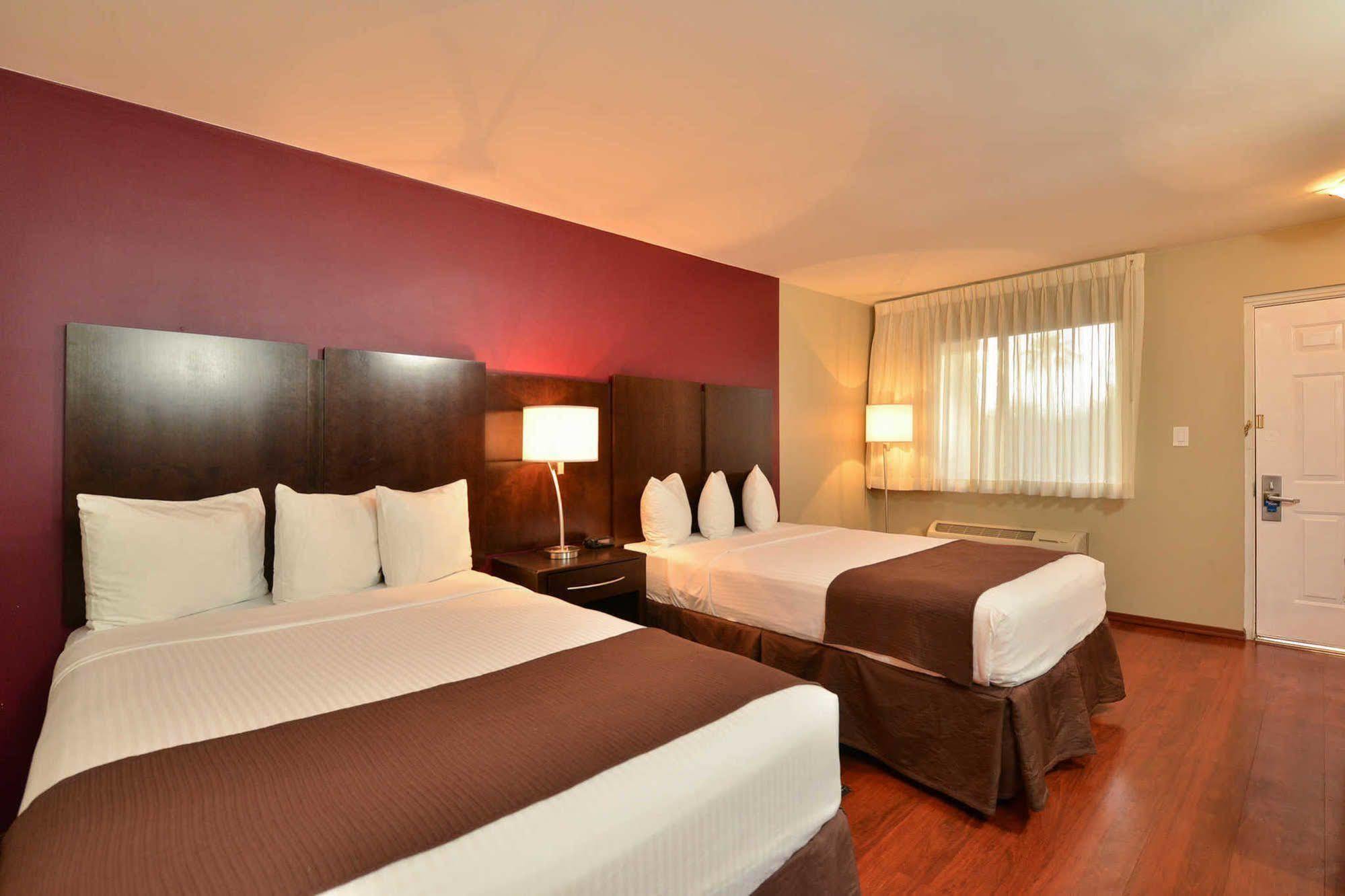 Quality Inn & Suites Phoenix Nw - Sun City Youngtown Eksteriør billede