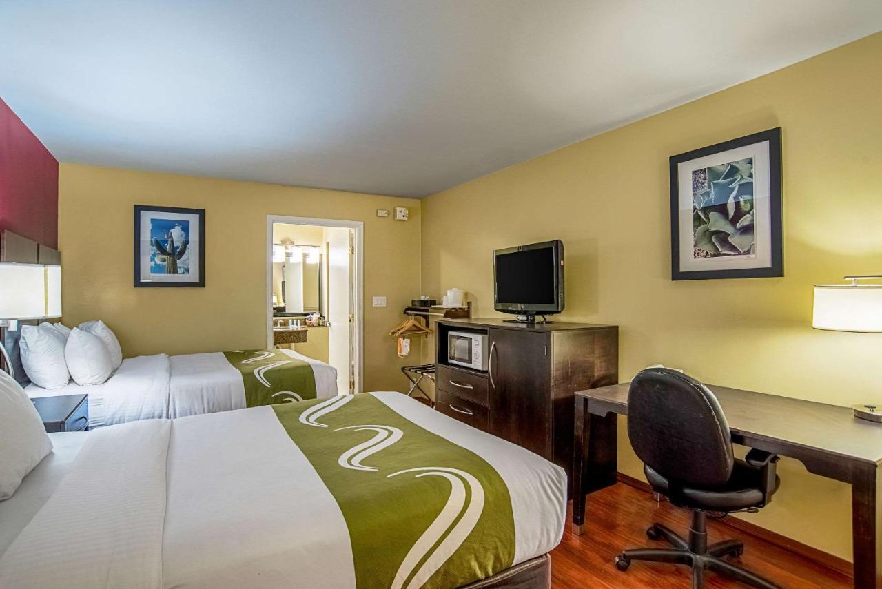 Quality Inn & Suites Phoenix Nw - Sun City Youngtown Eksteriør billede
