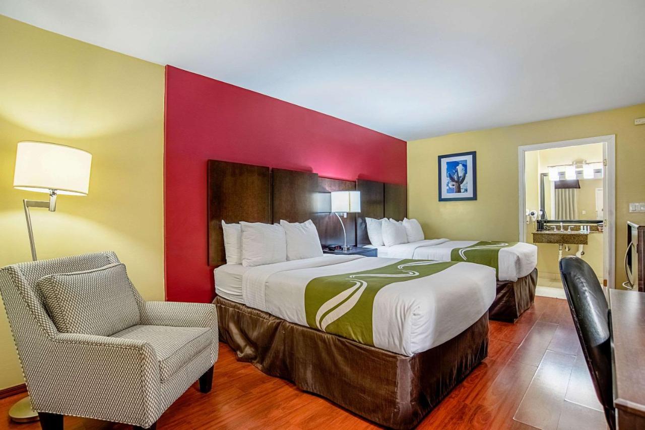 Quality Inn & Suites Phoenix Nw - Sun City Youngtown Eksteriør billede