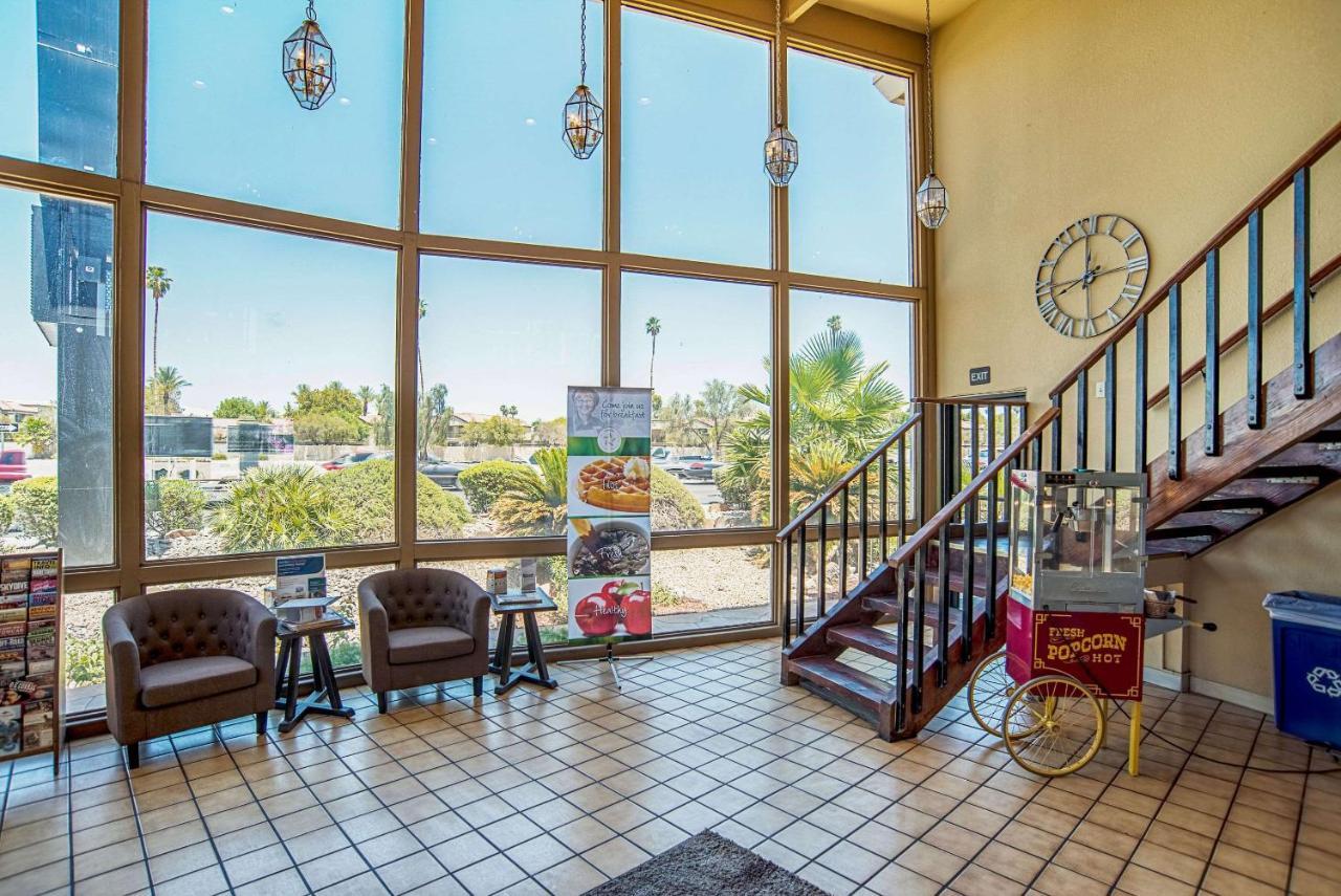 Quality Inn & Suites Phoenix Nw - Sun City Youngtown Eksteriør billede