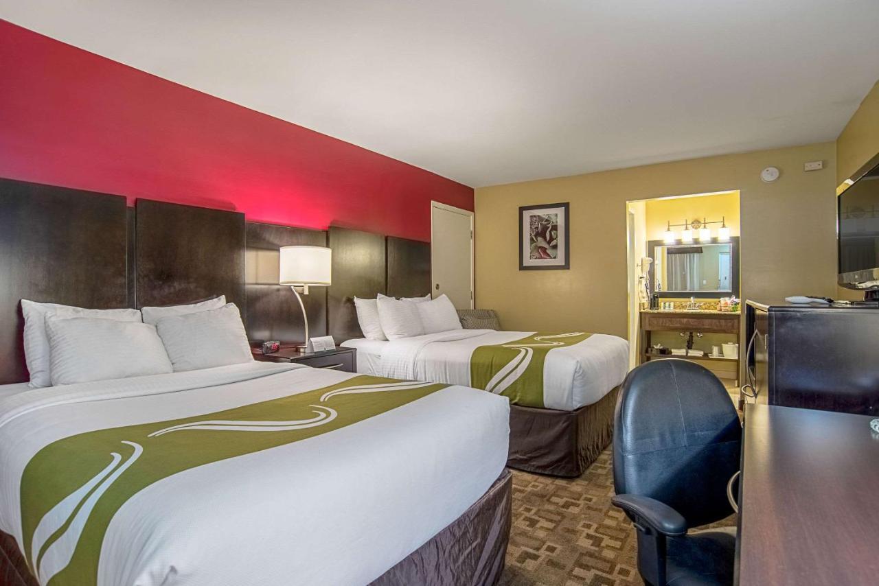 Quality Inn & Suites Phoenix Nw - Sun City Youngtown Eksteriør billede