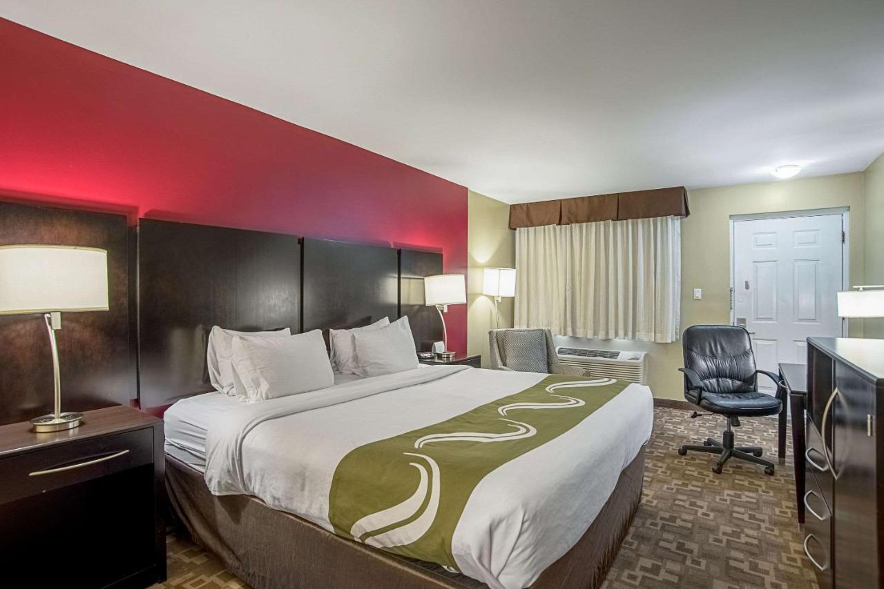Quality Inn & Suites Phoenix Nw - Sun City Youngtown Eksteriør billede