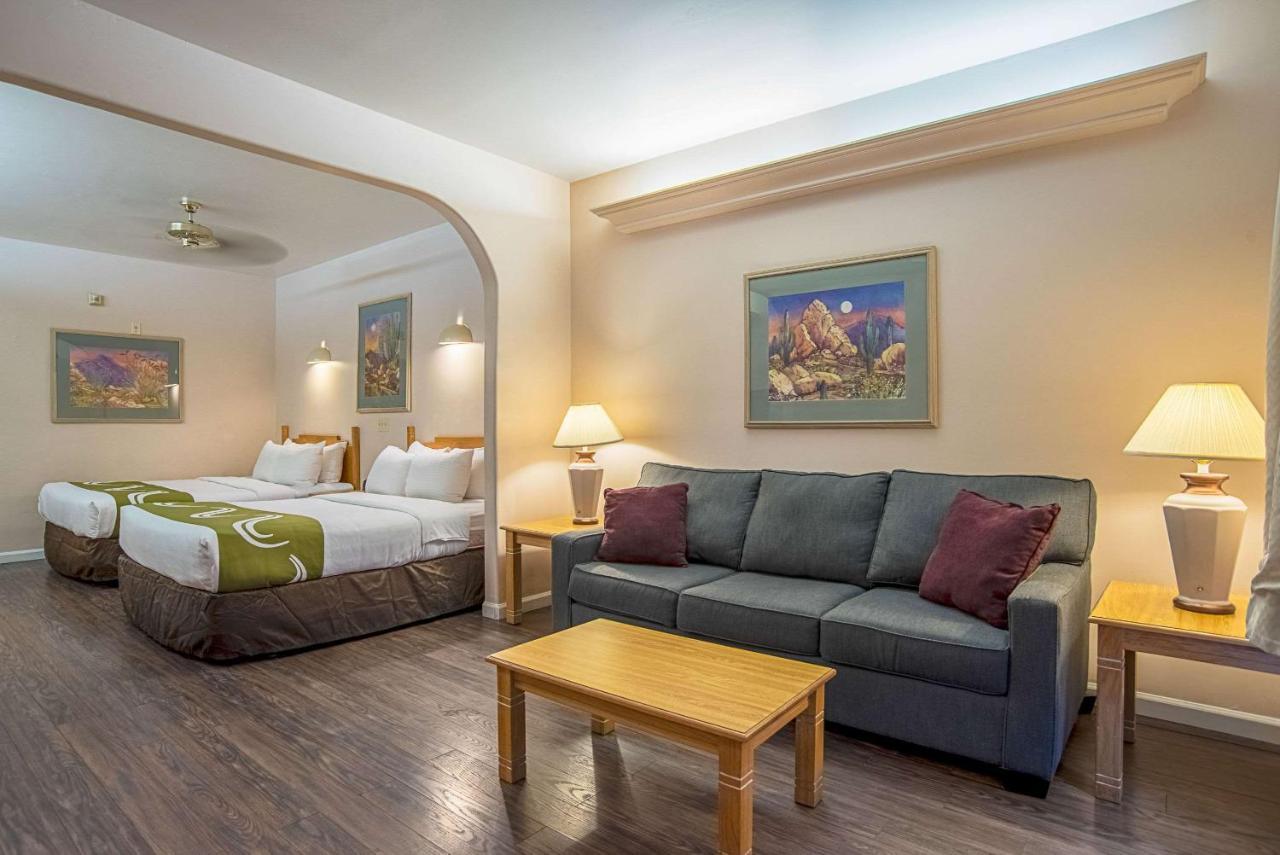 Quality Inn & Suites Phoenix Nw - Sun City Youngtown Eksteriør billede